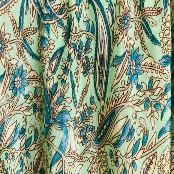 Manvi silk midi/maxi dress in green blue paisley floral. One size. - Picture 3 of 8